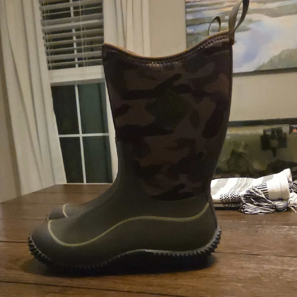 Camouflage Waterproof Boots - Picture 1 of 4
